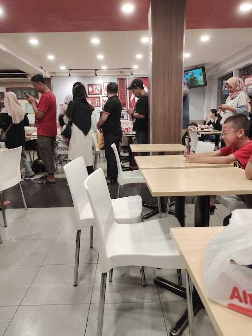 KFC - Foodpoint Malioboro 2