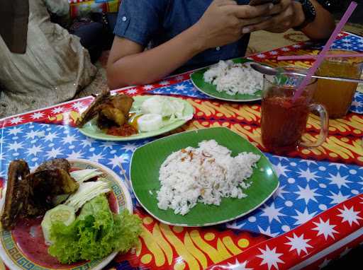 Lesehan Indah Rasa Teras Malioboro 2 1