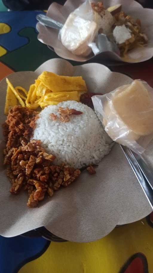 Nasi Liwet Dan Lontong Opor, Dapoer Girli 3