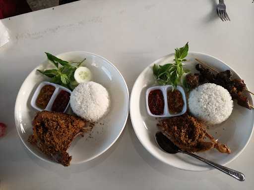 Special Bebek Goreng Chichi 8