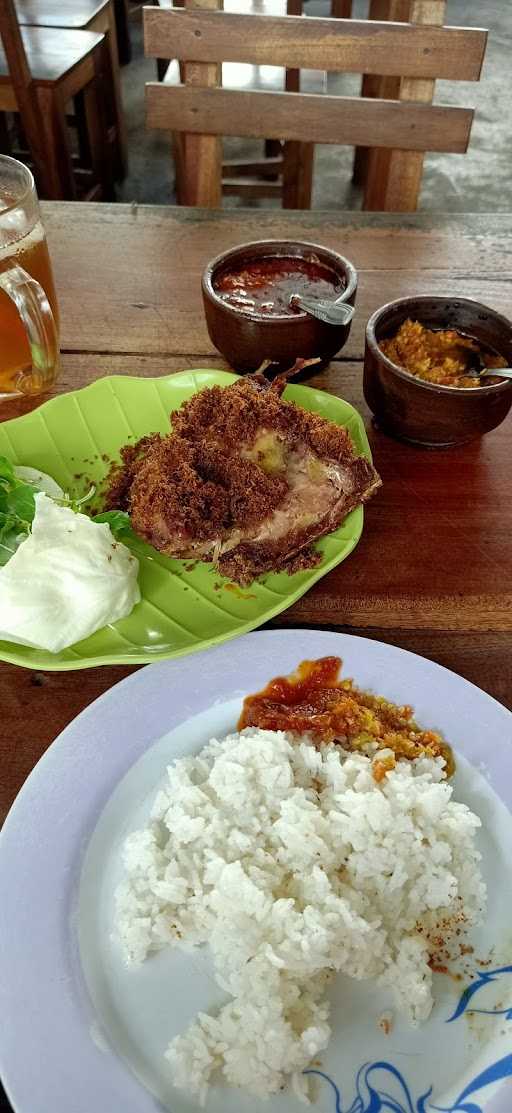 Special Bebek Goreng Chichi 6