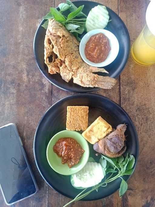 Warung Kopi Bu Kam 4