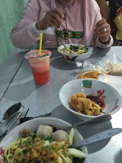 Warung Bakso & Mie Pangsit Pak No 5