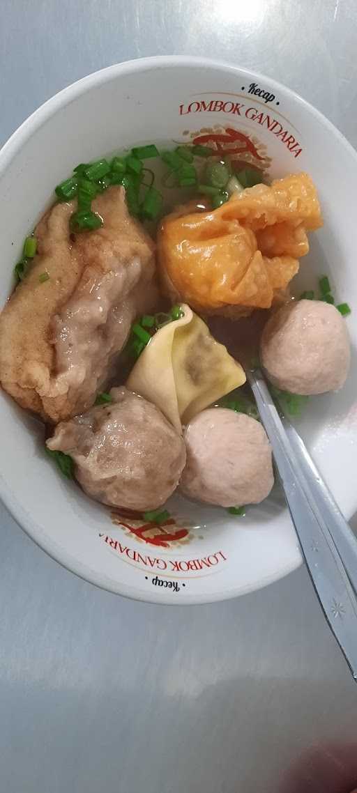 Warung Bakso & Mie Pangsit Pak No 4