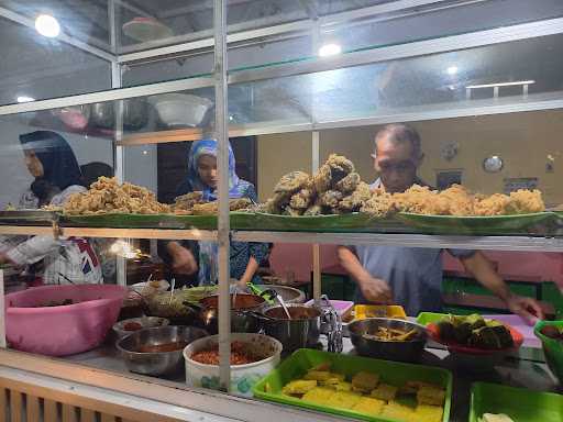 Warung Lalapan Kampus 5