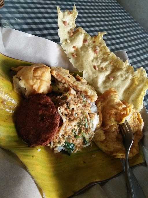 Warung Nasi Pecel Khas Blitar Bu Yanti 6