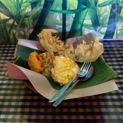 Warung Nasi Pecel Khas Blitar Bu Yanti 9