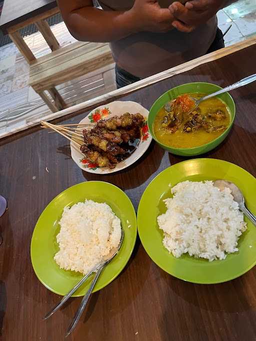 Warung Sate Dan Gule Kambing H. Sopyan (Cabang Babat) 4