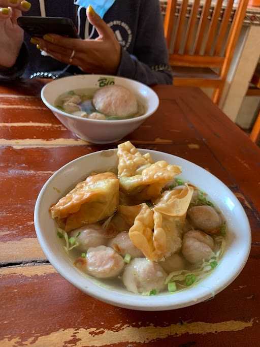 Wr. Bakso Babi & Lawar 2