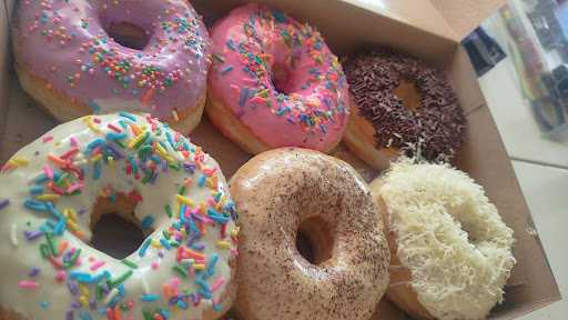 Pipin Donuts Telkom University 1