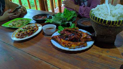 Rumah Makan Bu Tin 7