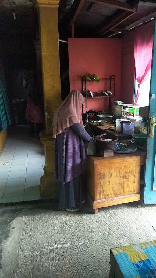 Warung Nasi Ibu Enjum 8