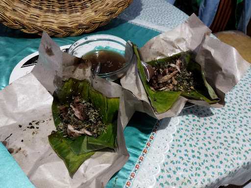 Rumah Makan Bpk Ng. Gessit 2