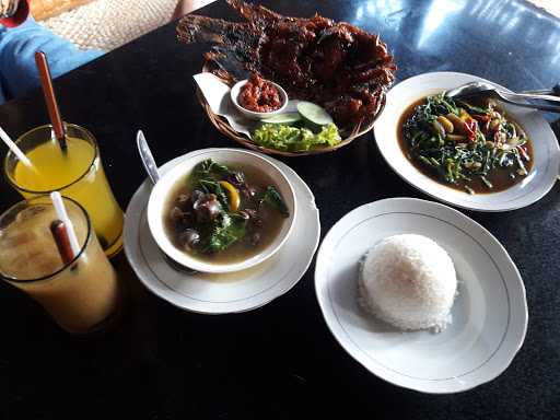 Belimbing Resto Dan Cafe 9