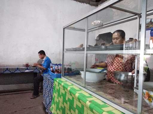 Rumah Makan Bu Ratmi 9