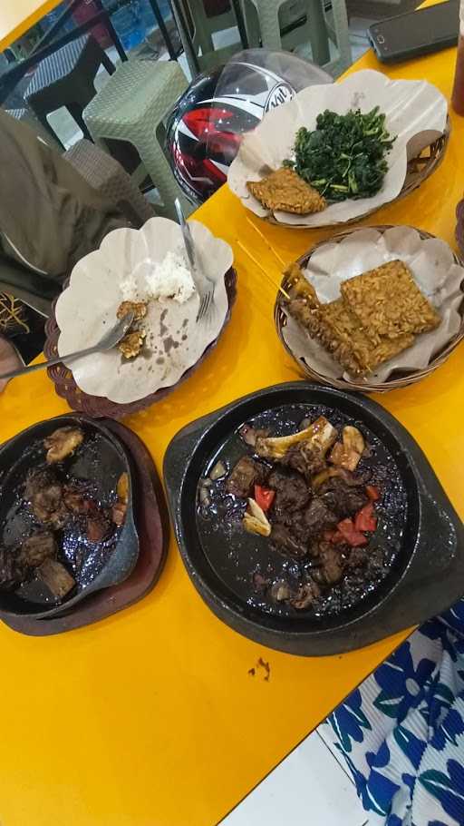 Djayantie, Ayam Goreng & Iga Bakar 10