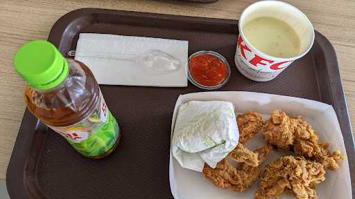 KFC - Simpang Enam Teuku Umar 8