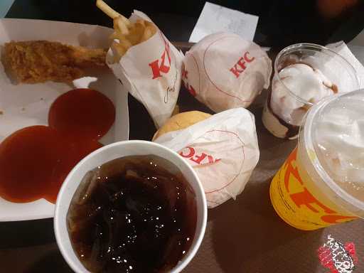 KFC - Simpang Enam Teuku Umar 5