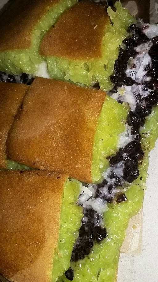 Martabak Manis Dua Dewa 9