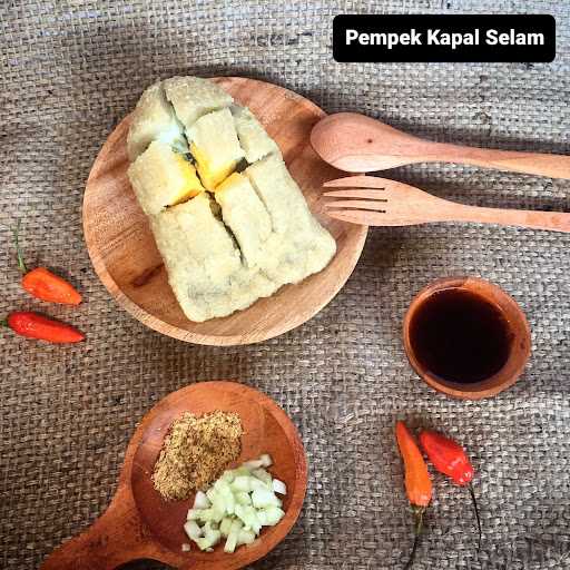 Pempek Plus62 Kapten Sujana 5