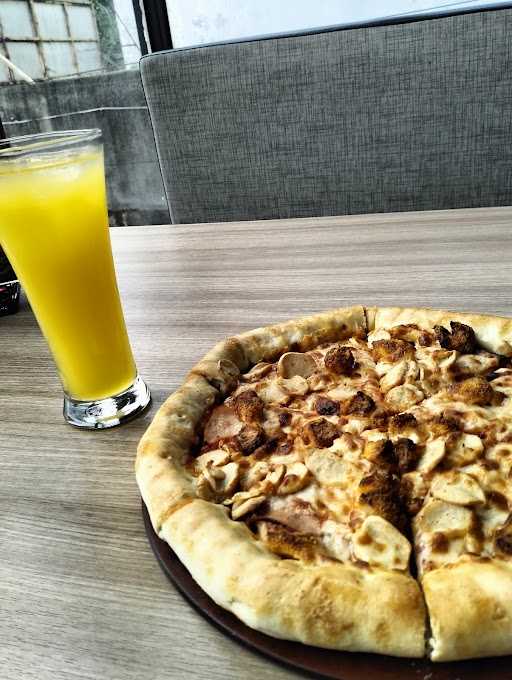 Pizza Hut Restoran 1