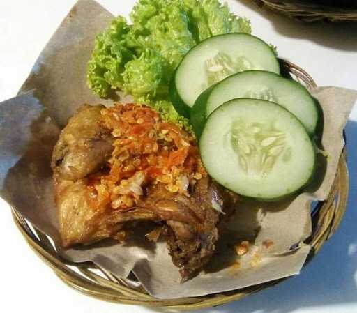 Warung Lalapan Ayam Penyet Jago Cabe 10