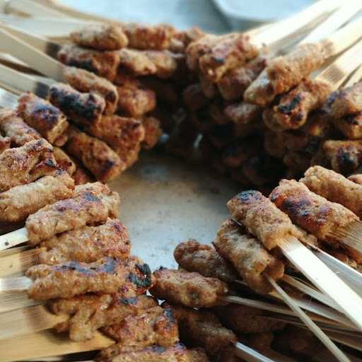 Warung Muslim Sate Lilit Pekambingan 1