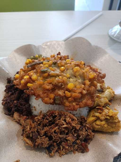 Warung Nasi Campur Manado 9