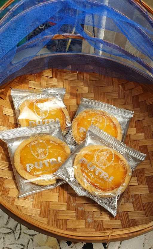 Pie Susu Putri Denpasar 6