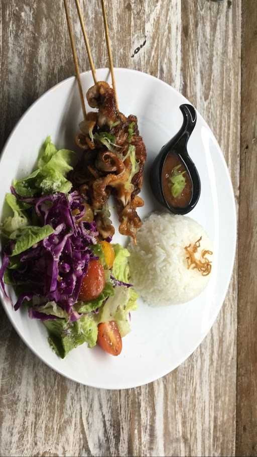 D' Louis Beer & Grill Sanur 7