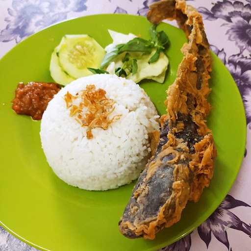 Ayam Goreng Medina, Renon 1