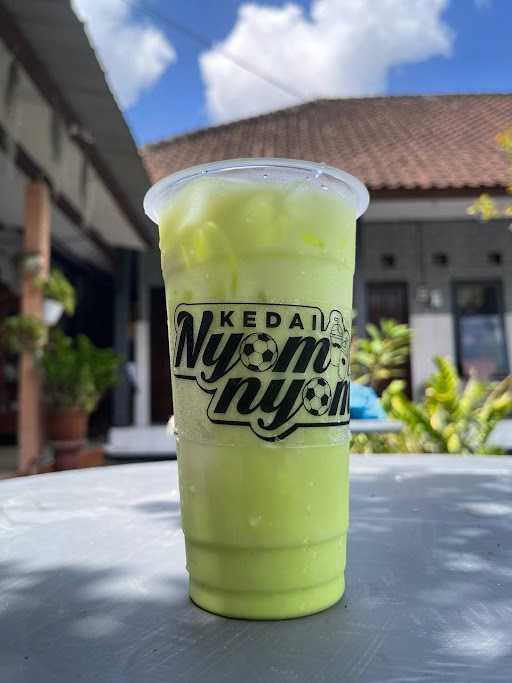 Kedai Nyom Nyom 10