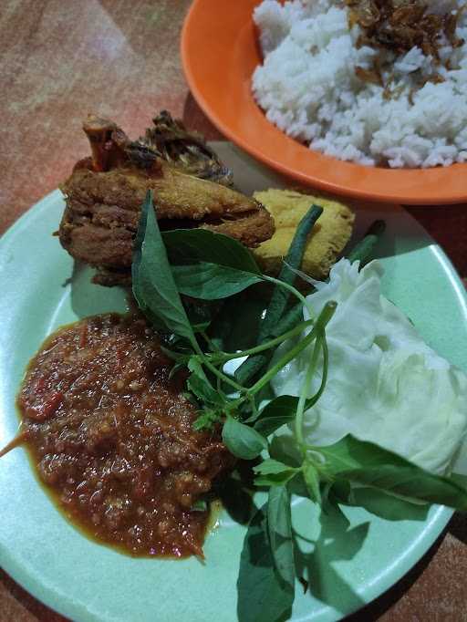 Pondok Nasi Uduk & Istana Kepiting 5