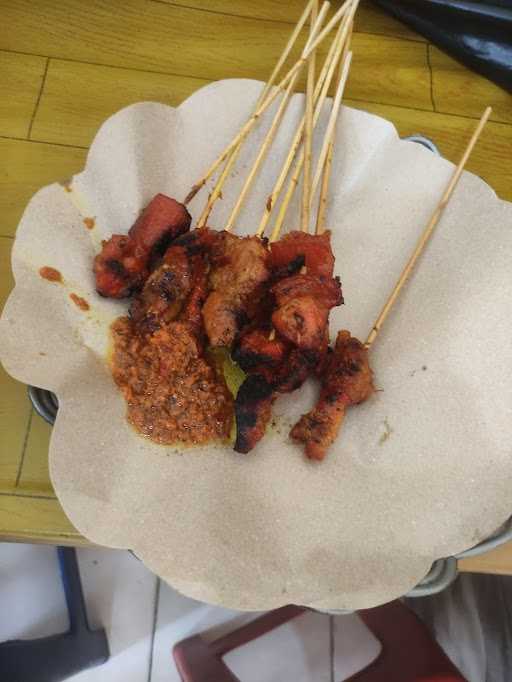 Sate Babi Bu Wayan 1