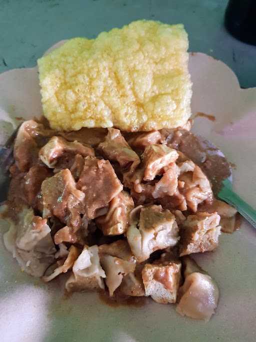 Siomay Bakso H. Tova 4