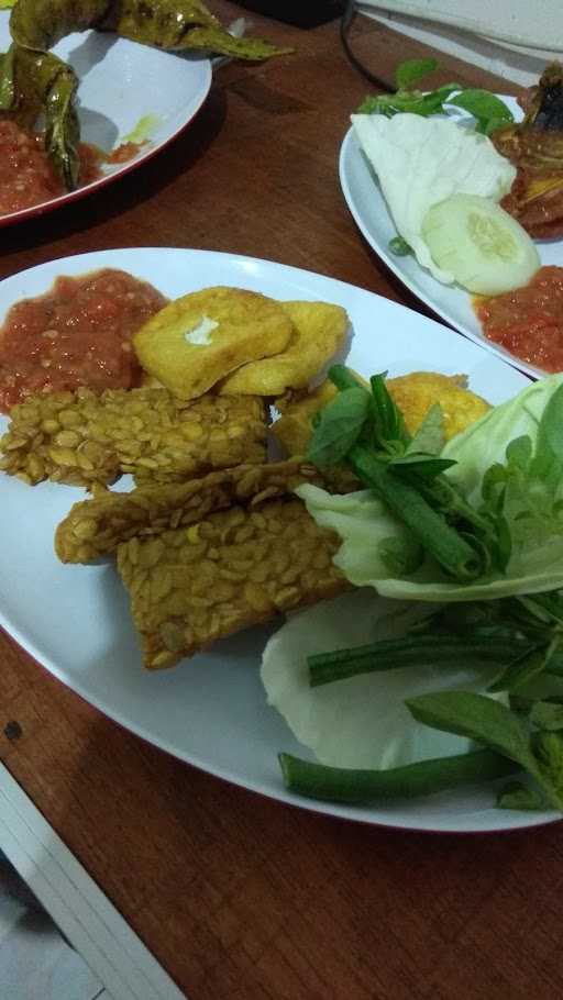 Warung Lalapan Billy 3