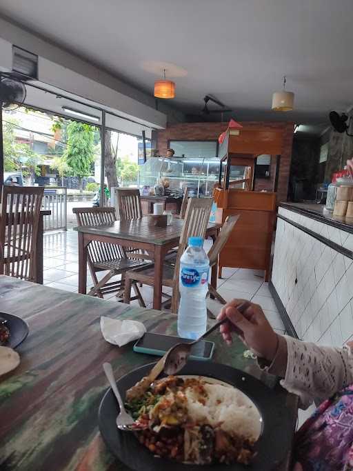 Warung Nasi Ayam Ibu Oki 3