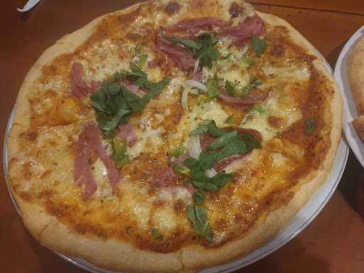 Warung Papa Pizza 8