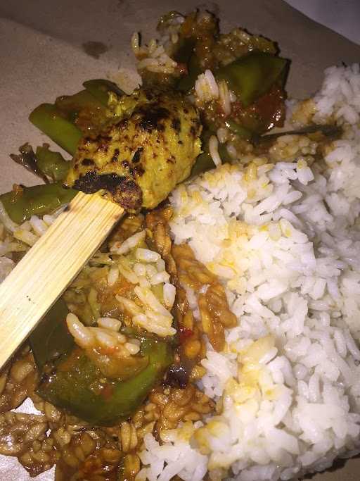 Warung Serombotan Sate Renon 4