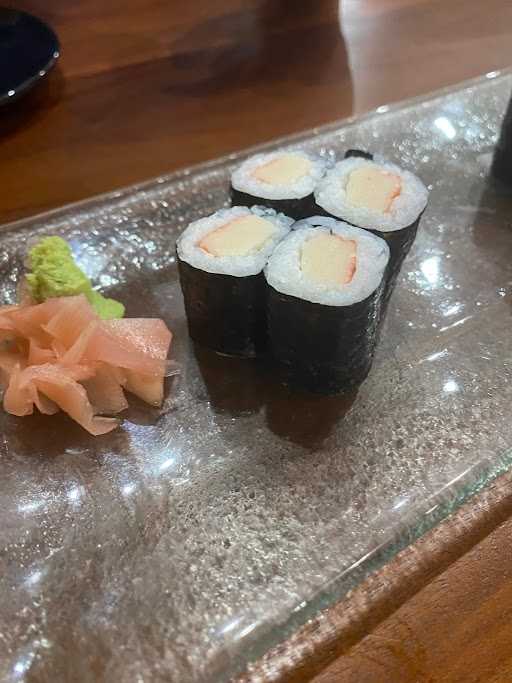 Ikura Sushi 2