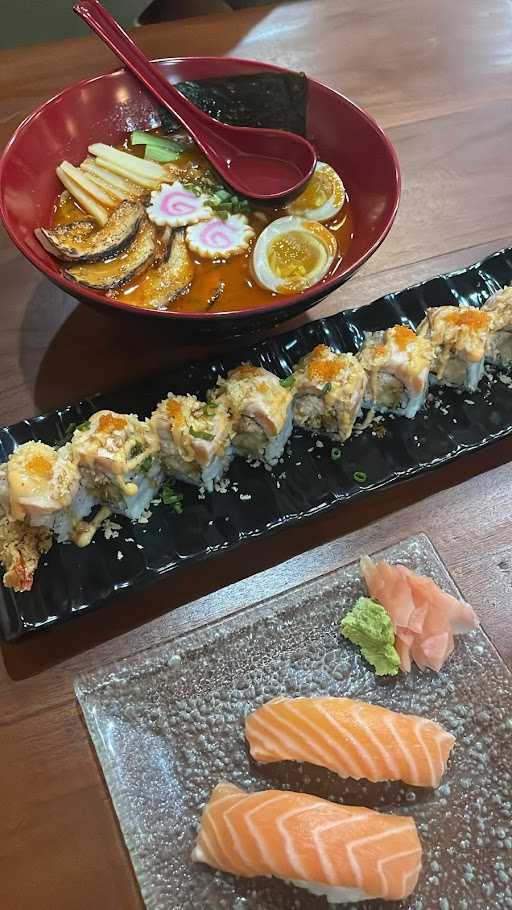 Ikura Sushi 5