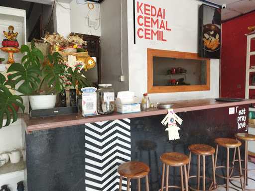 Kedai Cemal-Cemil 7