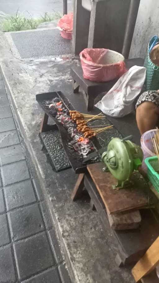 Sate Babi Dek Moglong 2