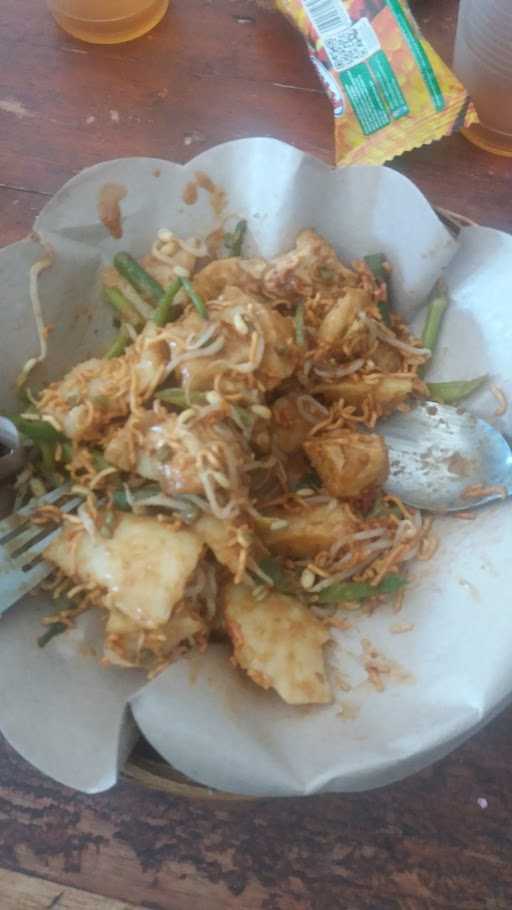 Warung Rujak Pedas Missya 4