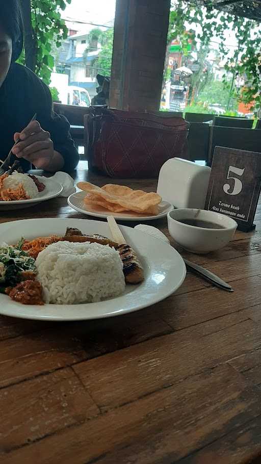 Rumah Makan Kedaton 9