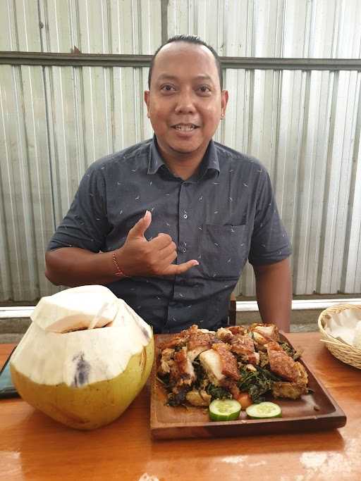 Warung Lalapan Mbak Itin 1