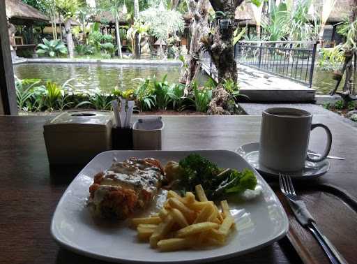 Warung Mina Peguyangan 9