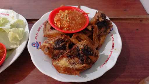 Ayam Goreng Lesehan Pak Din 9