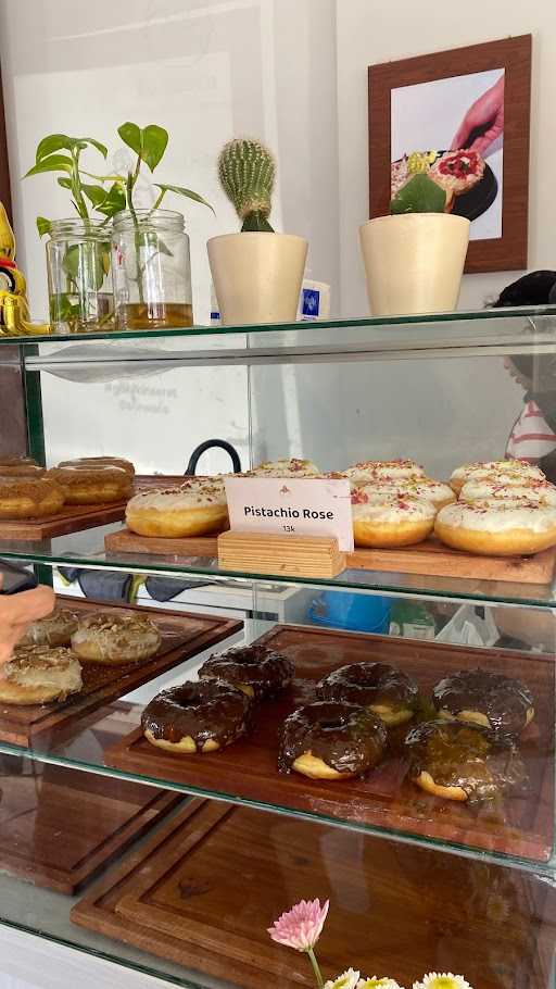 Bunaaca Doughnut & Pastrysery 4