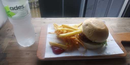 Burgerax Selokan Mataram 9